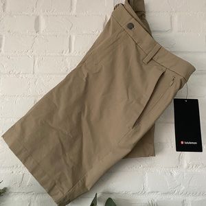 Lululemon Men’s Casual 9” Shorts New NWT